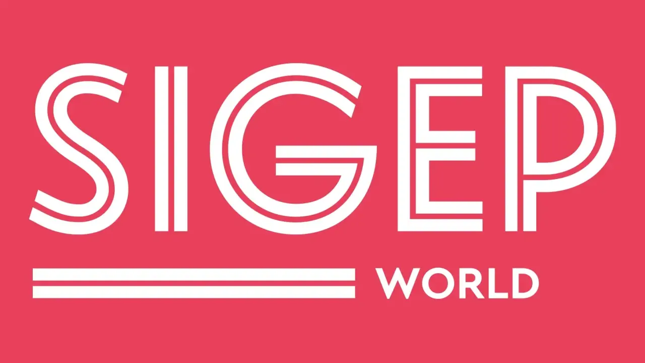 Logo bianco con scritta "SIGEP WORLD" su sfondo rosso corallo. L'evento si tiene a Rimini Fiera.