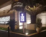 Ristorante Frontemare Rimini: insegna luminosa e cartello per il Top Show Dinner Club.