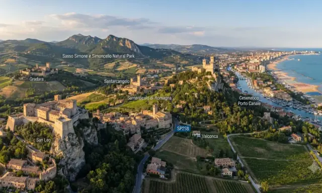 Panoramica di borghi medievali e paesaggi collinari, ideali per gite di un giorno da Rimini: San Leo, Gradara, Santarcangelo, Sasso Simone.