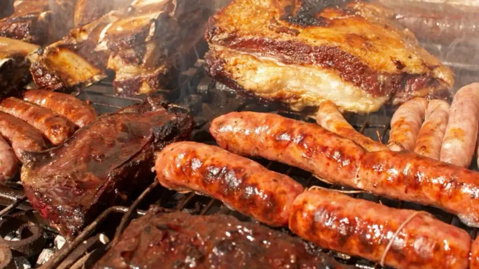 Grigliata mista succulenta, un vero piacere per gli amanti della carne. Perfetta per un ristorante carne Rimini.