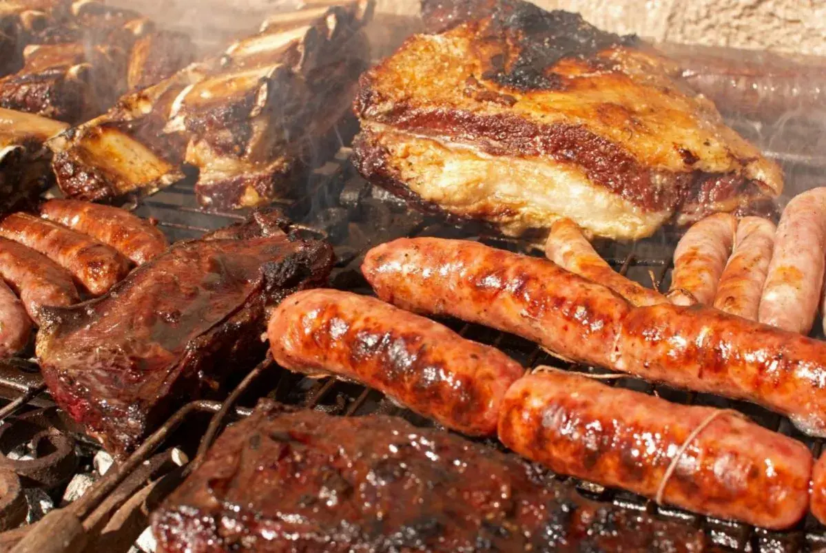 Grigliata mista succulenta, un vero piacere per gli amanti della carne. Perfetta per un ristorante carne Rimini.
